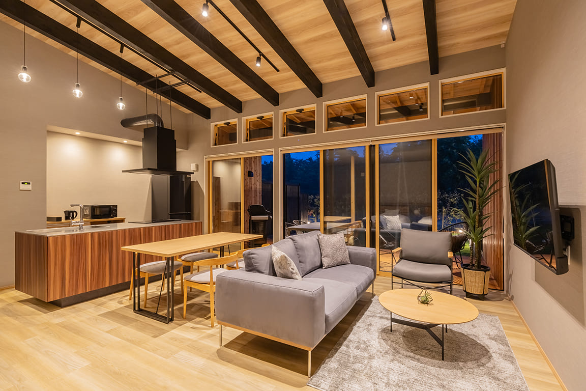 プライベートプール・サウナ付ヴィラ「ラグジュアリースイート」の内装